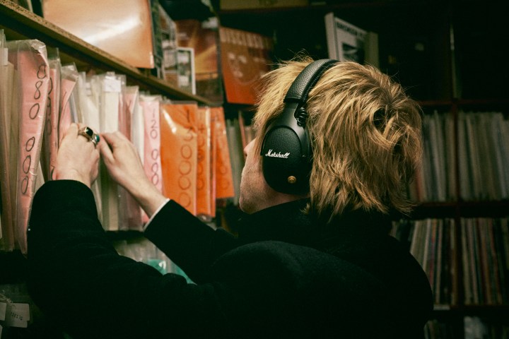 marshall_get_unplugged_monitorbluetooth_rgb_highres_4