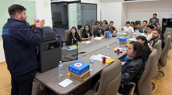 Bambu Lab lanza la X2D, la segunda generación de la emblemática serie X con sistema de extrusión dual